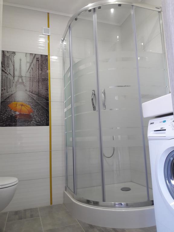 Apartmens near Metalist Appartement Charkov Buitenkant foto